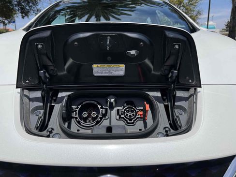 Used 2019 Nissan Leaf SV Plus w/ SV Plus Technology Package FWD image 40