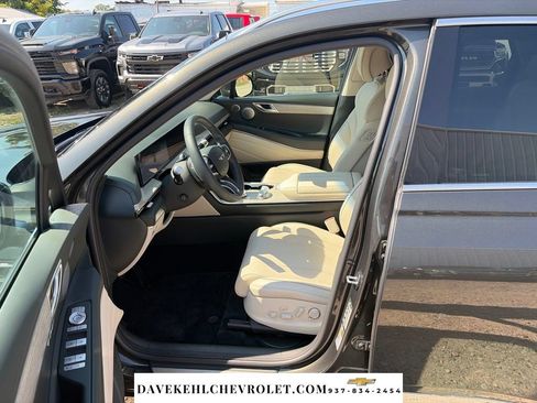 Used 2025 Genesis GV80 2.5T Prestige AWD/4WD image 17