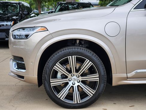 Used 2025 Volvo XC90 T8 Plus w/ Protection Package Premier image 12