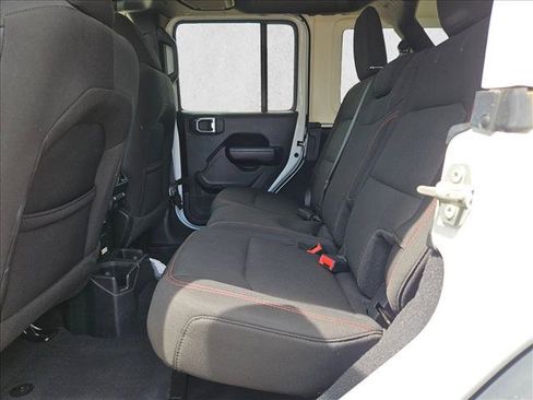 Used 2023 Jeep Wrangler Unlimited Rubicon AWD/4WD image 11