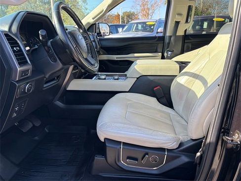 Used 2021 Ford Expedition Platinum image 9