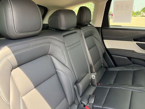 Used 2025 Lincoln Nautilus Premier AWD/4WD image 35