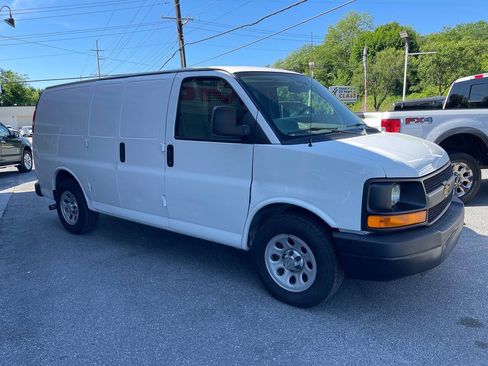 Used 2014 Chevrolet Express 1500 RWD image 8