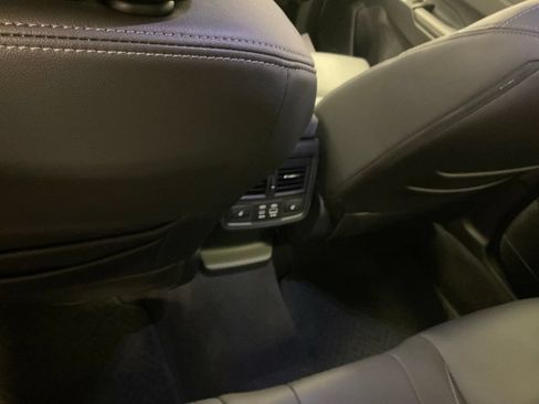 Used 2026 Subaru Outback Touring AWD/4WD image 29
