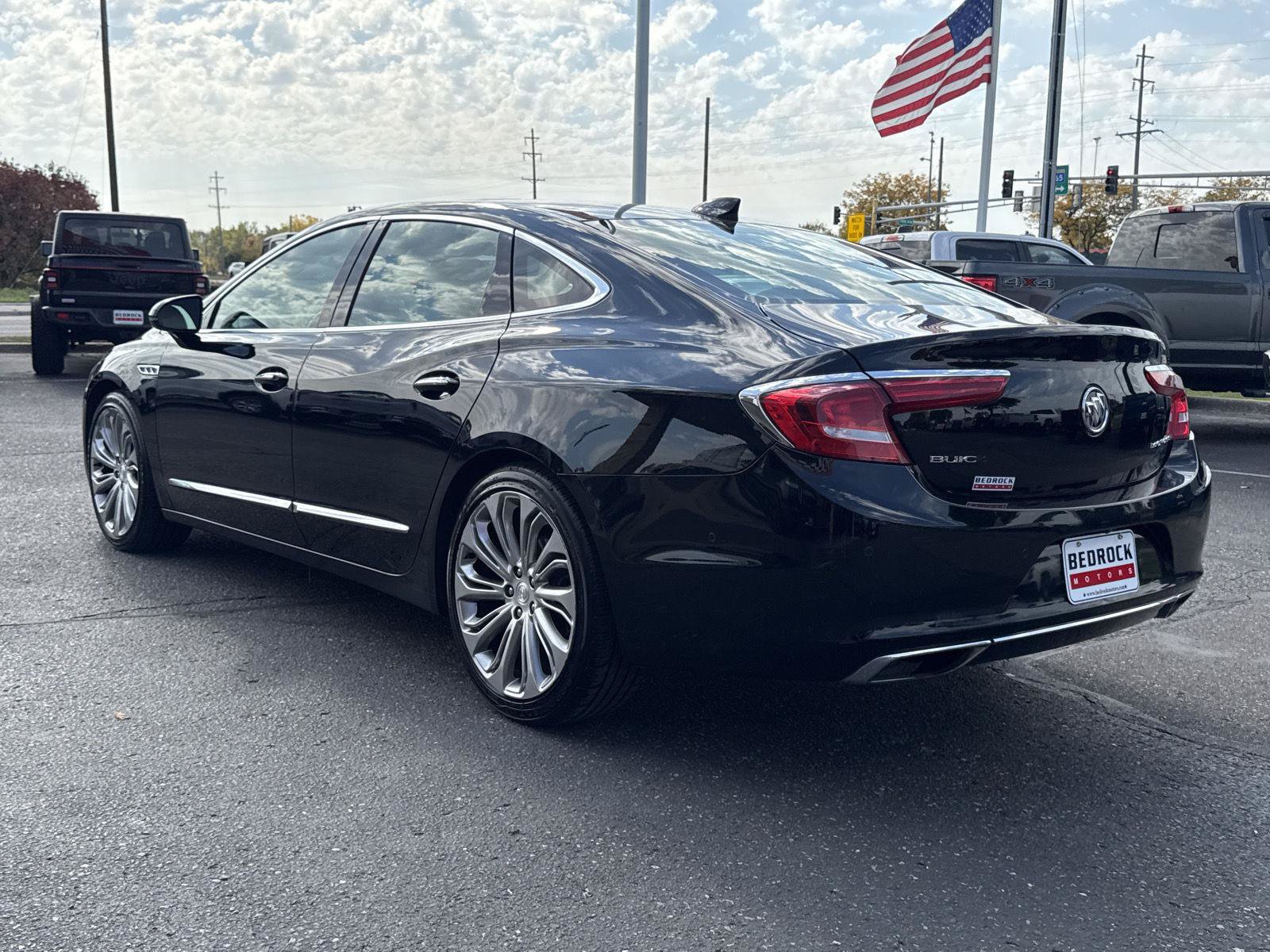 Used 2017 Buick LaCrosse Premium w/ Driver Confidence Package #2 FWD image 5