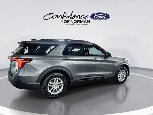 New 2026 Ford Explorer Active RWD image 9