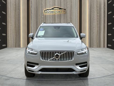 Used 2025 Volvo XC90 T8 Ultra AWD/4WD image 2