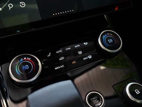 Used 2023 Land Rover Range Rover Sport SE image 29