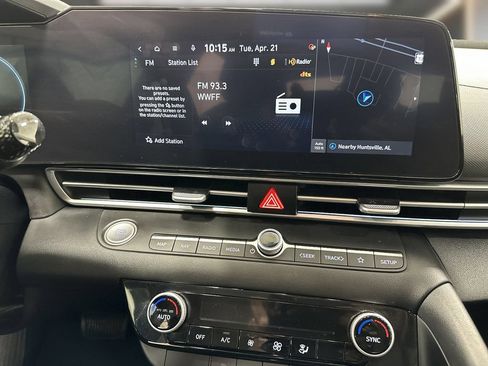 Certified 2024 Hyundai Elantra SEL FWD image 20