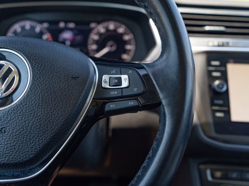 Used 2019 Volkswagen Tiguan SEL FWD image 11