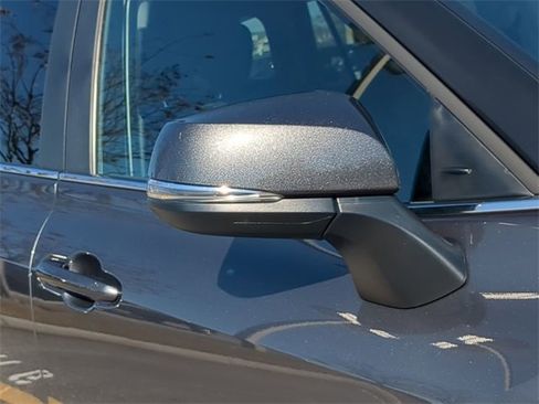 Certified 2025 Toyota Highlander XLE image 12