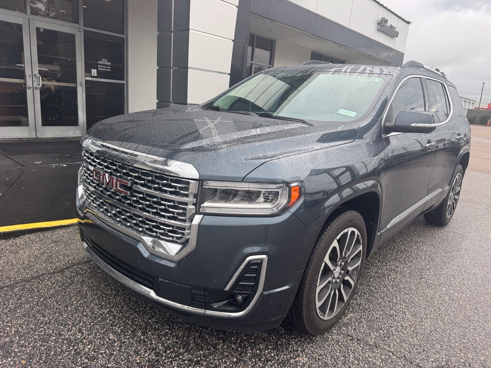 Used 2020 GMC Acadia Denali w/ Trailering Package FWD image 6