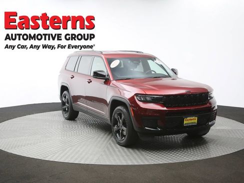 Used 2023 Jeep Grand Cherokee L Laredo image 50