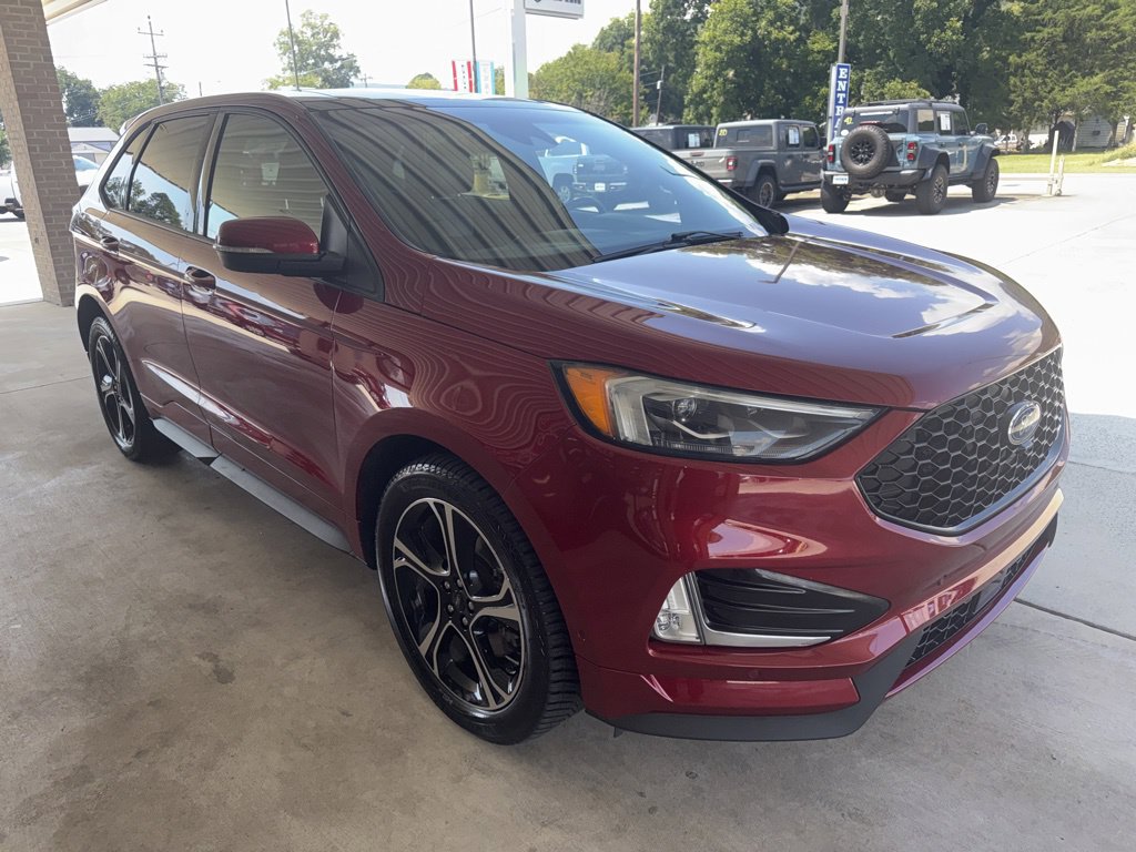 Used 2019 Ford Edge ST w/ Equipment Group 401A AWD/4WD image 3