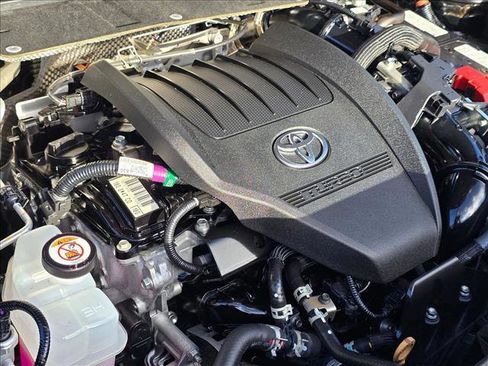 Certified 2024 Toyota Highlander XSE FWD image 23
