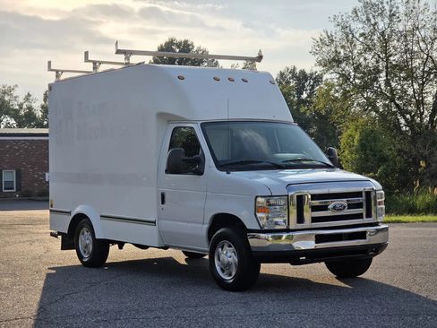 Used 2013 Ford E-350 and Econoline 350 Super Duty RWD image 23