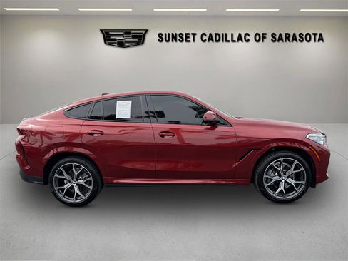 Used 2022 BMW X6 xDrive40i w/ Executive Package AWD/4WD image 2