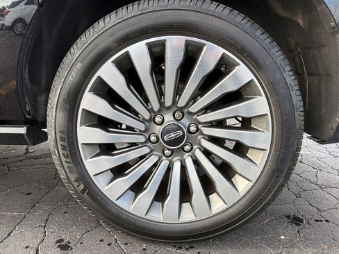 Used 2019 Lincoln Navigator L Reserve AWD/4WD image 24