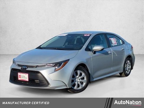 Used 2025 Toyota Corolla LE image 1