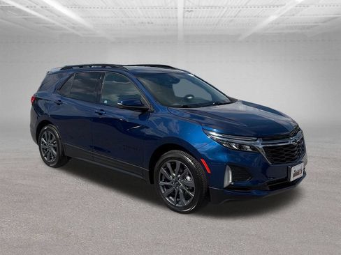 Used 2022 Chevrolet Equinox RS w/ RS Leather Package AWD/4WD image 8