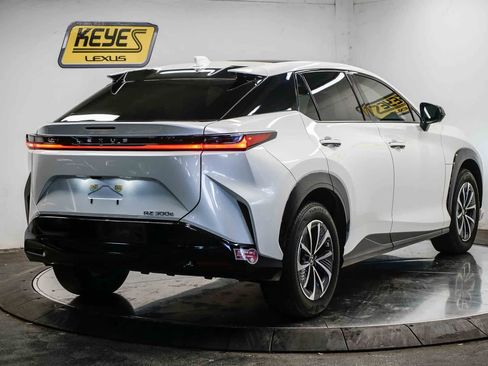 Used 2024 Lexus RZ 300e Premium image 4