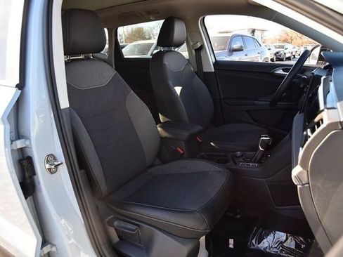 New 2026 Volkswagen Taos SE image 20