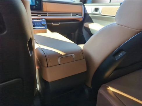 Used 2025 Hyundai Santa Fe Limited image 16