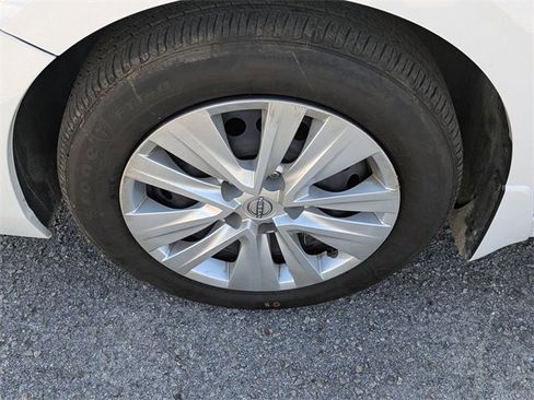 Used 2024 Nissan Sentra S w/ Lighting Package image 9