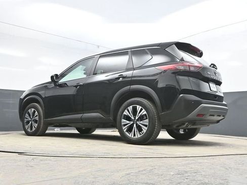 Used 2023 Nissan Rogue SV image 38
