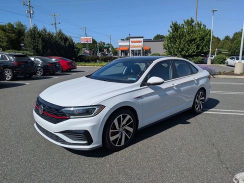 Used 2020 Volkswagen Jetta GLI Autobahn FWD image 3