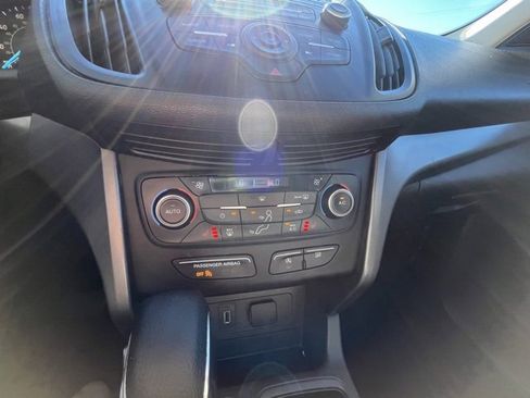 Used 2018 Ford Escape SE image 39