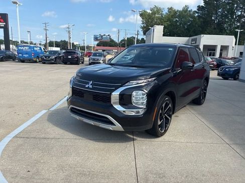Used 2024 Mitsubishi Outlander SE FWD image 3