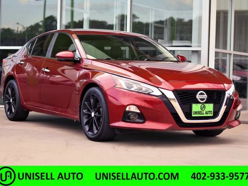 Used 2022 Nissan Altima 2.5 Platinum AWD/4WD image 1