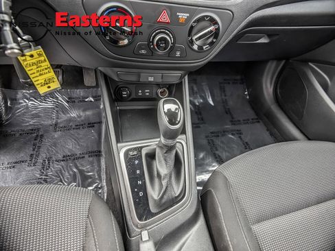 Used 2020 Hyundai Accent SEL FWD image 13