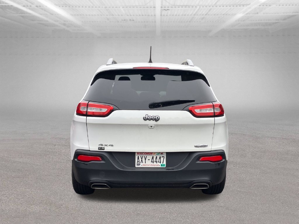 Used 2016 Jeep Cherokee Latitude w/ Cold Weather Group AWD/4WD image 2