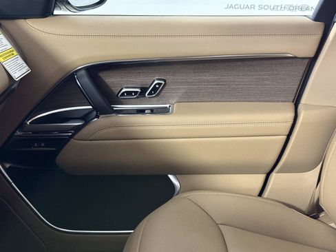New 2026 Land Rover Range Rover SE AWD/4WD image 23