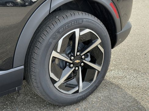 New 2026 Chevrolet Equinox EV LT image 34