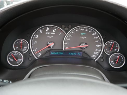 Used 2006 Chevrolet Corvette Convertible w/ Preferred Equipment Group image 33