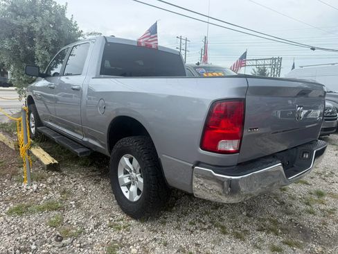 Used 2021 RAM 1500 Classic SLT AWD/4WD image 3