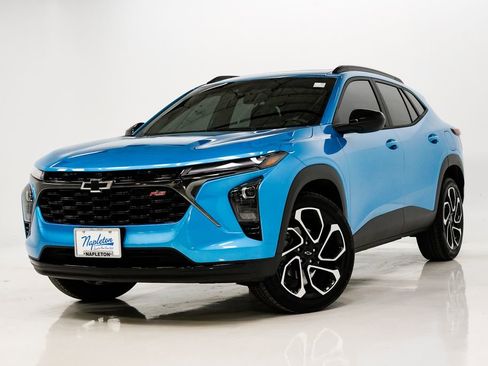 Used 2025 Chevrolet Trax RS w/ Sunroof Package image 1