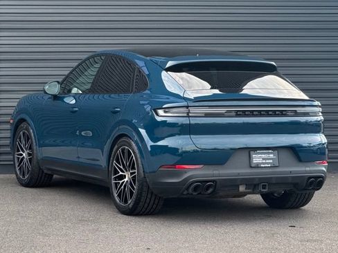 Used 2024 Porsche Cayenne Coupe AWD/4WD image 3