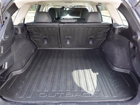 Used 2015 Subaru Outback 3.6R Limited image 27