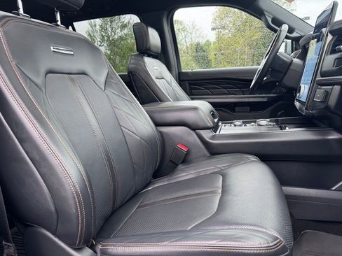 Used 2024 Ford Expedition Platinum AWD/4WD image 18