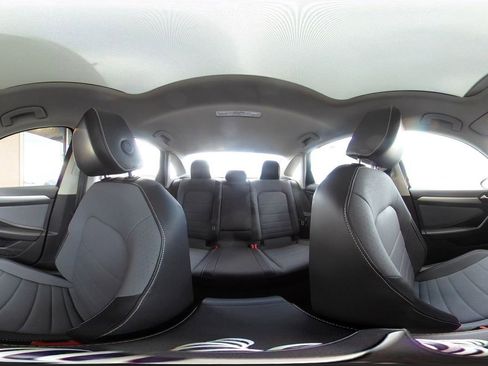 Used 2025 Volkswagen Jetta SE image 45