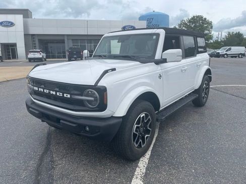 Used 2022 Ford Bronco Outer Banks AWD/4WD image 8
