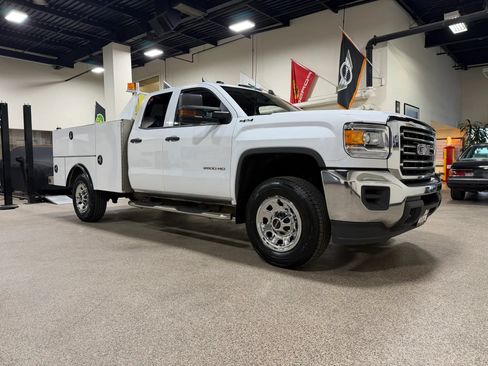 Used 2017 GMC Sierra 2500 4x4 Double Cab w/ Sierra Convenience Package image 3