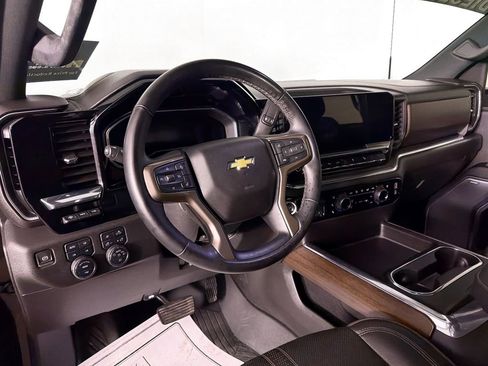 Used 2024 Chevrolet Silverado 2500 High Country w/ High Country Premium Package image 9