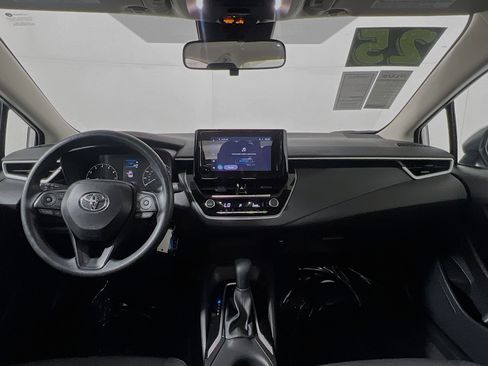 Used 2025 Toyota Corolla LE FWD image 29