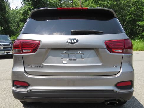 Used 2019 Kia Sorento AWD V6 image 6