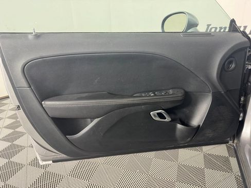 Used 2018 Dodge Challenger SXT RWD image 11
